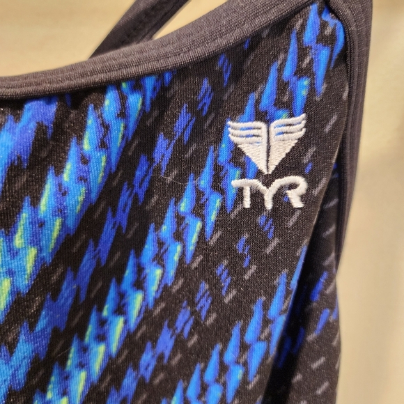 TYR Vibrant Chevron One Piece  Swimsuit Size 34 - Picture 5 of 10